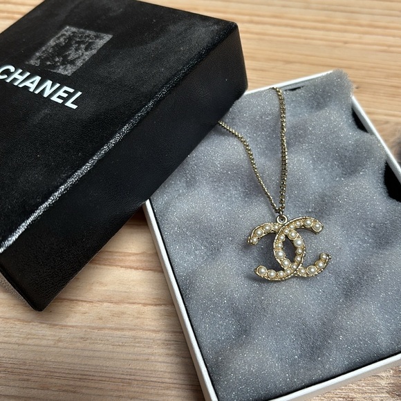 Chanel Pearl Logo Necklace - Picture 3 of 10